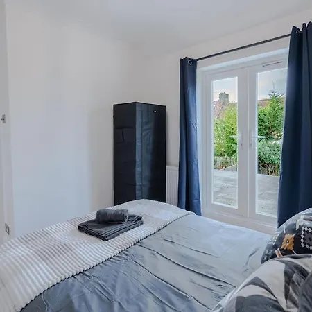 Putney Haven 3bd 2 Bath Sleeps 8 Apartment *