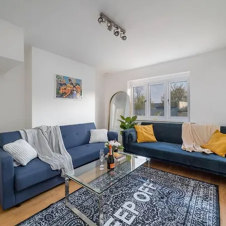 New 4bd Stylish With Amazing Transport Apartment London