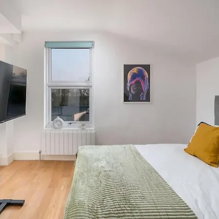 New 4bd Stylish With Amazing Transport Apartment