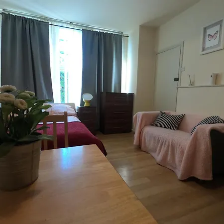 Studio 20 Ash Aparthotel *