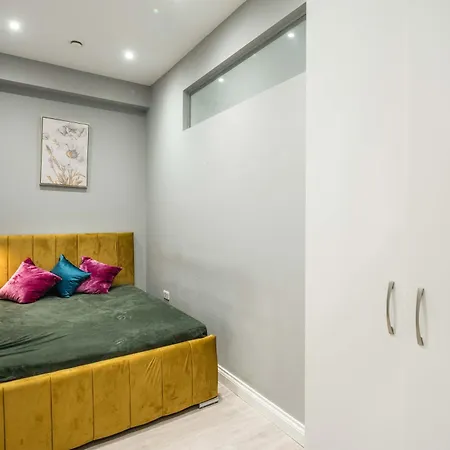 Museum Gate Apartment *