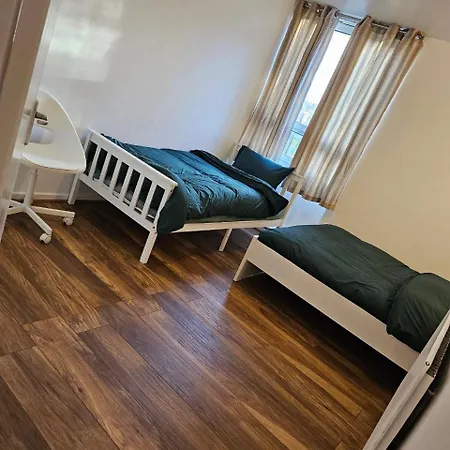 Apartment Entire Oval