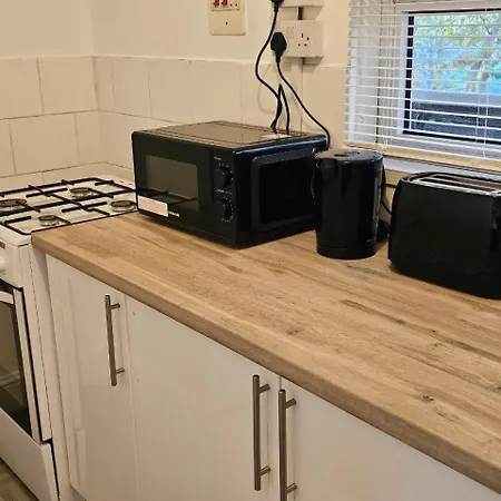Entire Oval Apartment London