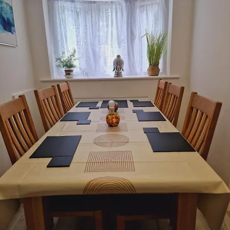 Modern 3 Bedroom - Docklands London
