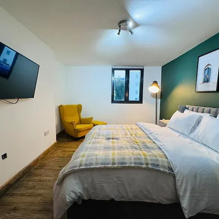 The Edge Ft1 Apartment