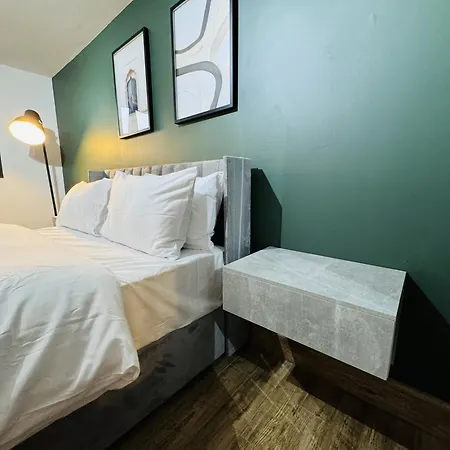 The Edge Ft1 Apartment