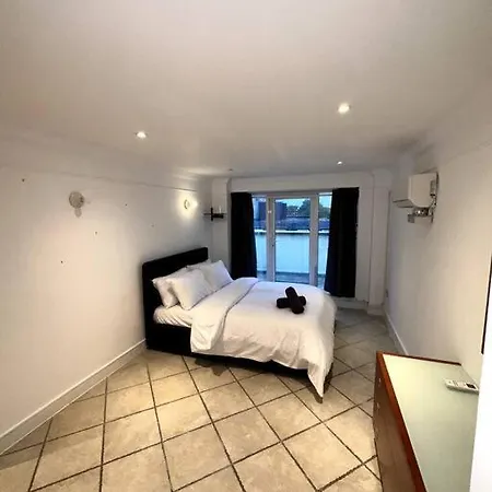 Stunning Duplex Penthouse With Shard Views Apartment