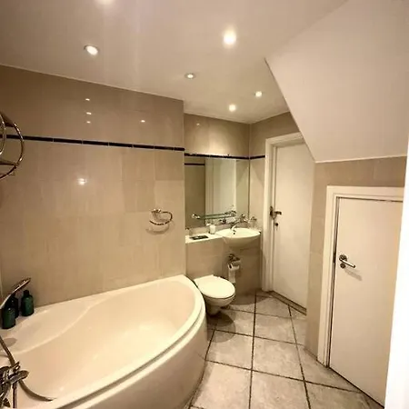 Stunning Duplex Penthouse With Shard Views Apartment London