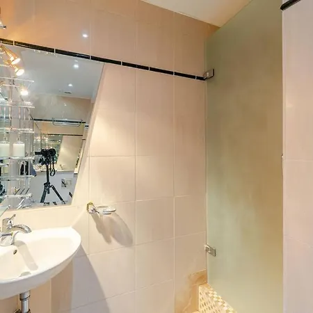 Stunning Duplex Penthouse With Shard Views Apartment London