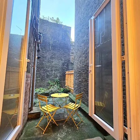 Duplex With 3 Bedrooms And Large Sofa-bed Back Patio, Near Angel And King's Cross Station Appartement