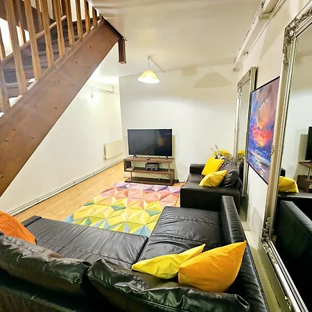 Duplex With 3 Bedrooms And Large Sofa-bed Back Patio, Near Angel And King's Cross Station Appartement *