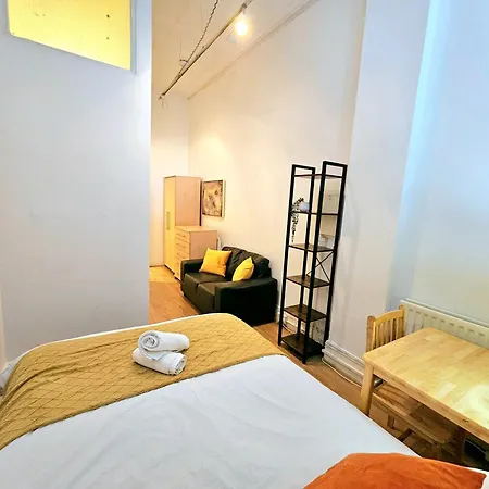 Appartement Duplex With 3 Bedrooms And Large Sofa-bed Back Patio, Near Angel And King's Cross Station