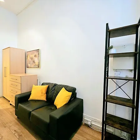 Duplex With 3 Bedrooms And Large Sofa-bed Back Patio, Near Angel And King's Cross Station *