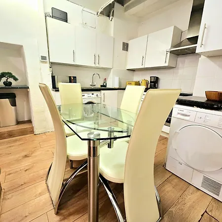 Duplex With 3 Bedrooms And Large Sofa-bed Back Patio, Near Angel And King's Cross Station Londres