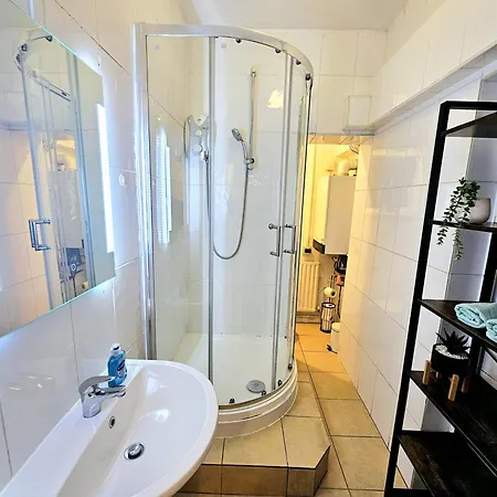 Duplex With 3 Bedrooms And Large Sofa-bed Back Patio, Near Angel And King's Cross Station