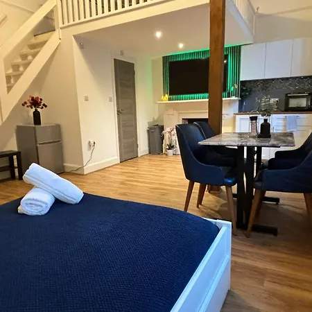 Apartment Zee Homes W6 *