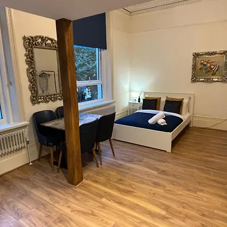 Zee Homes W6 London
