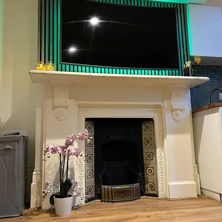 Apartment Zee Homes W6