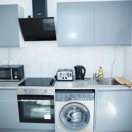 Apartment Harrow Cozy With Free Parking