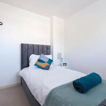 Brilliant Bromley, Spacious, Garden, Free Parking * 布罗姆利