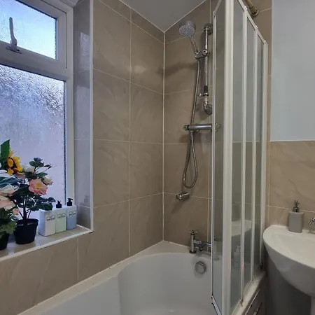Big Double Room, 20 Mins To