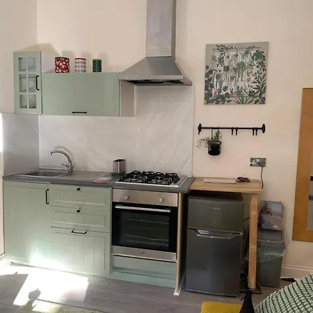 Apartment One Bedroom Newly Refurbished Flat