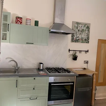 One Bedroom Newly Refurbished Flat Apartment London
