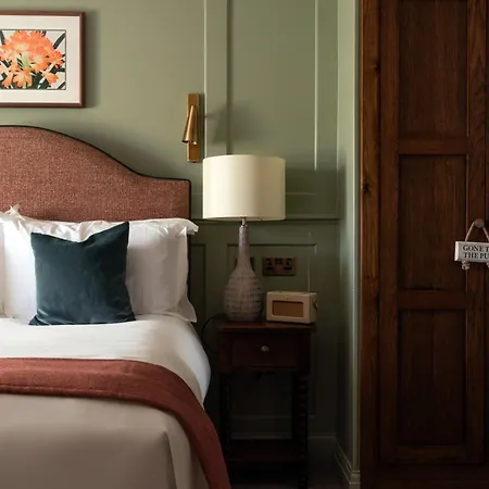 Hotel Coach & Horses 3*