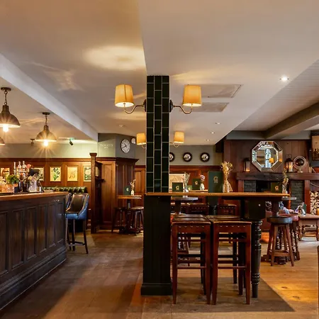 Hotel Coach & Horses 3*