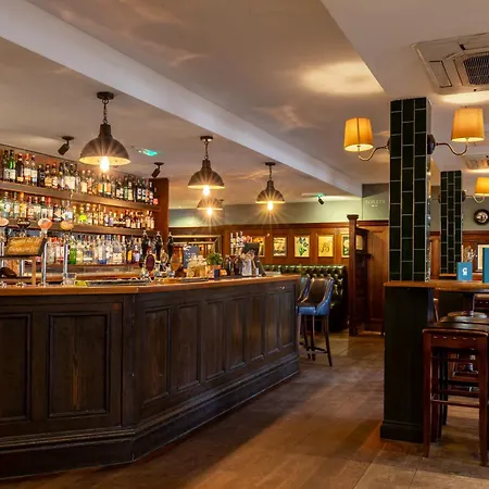 Coach & Horses 3*