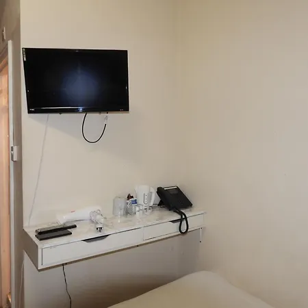Hyde Park Court 2* London