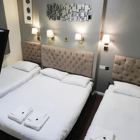 Hyde Park Court Hotel