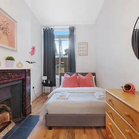 One Bedroom Flat Muswell Hill - First Floor Lägenhet
