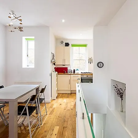 Farringdon Leo Loft