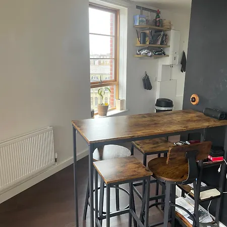 Bed & Breakfast Private In A Shared Flat