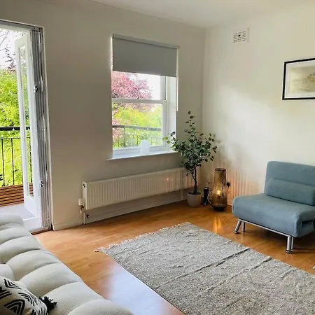 Bright Newly Refurbished Apartment