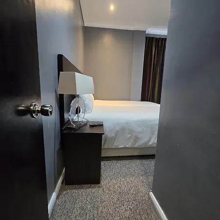 Hotel L S London