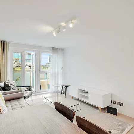 Bright And Spacious Belgravia アパート