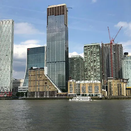 Pensión Guestready - 4br In Surrey Quays Canada Water