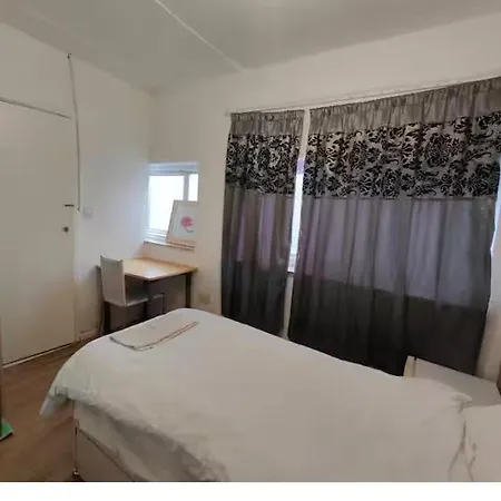 Large House In London's Trendiest Area * London