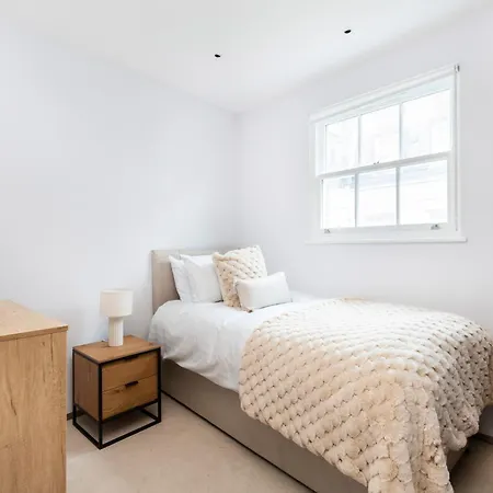 Gorgeous 3 Bed House In Paddington