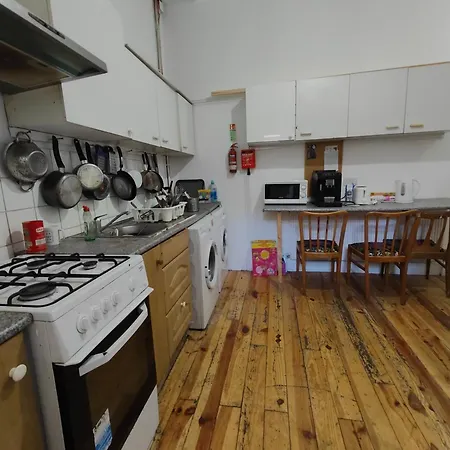 Homestay Large House In London's Trendiest Area *