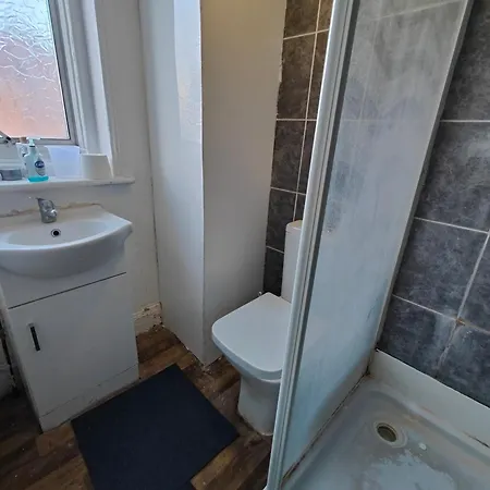 Homestay Large House In London's Trendiest Area