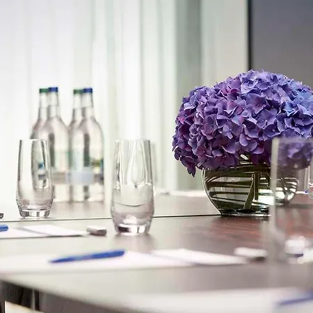 Park Plaza Waterloo 4*