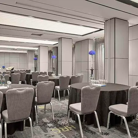 Park Plaza Waterloo 4* Londýn