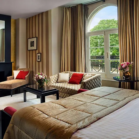 60 Hyde Park Gate Hotel