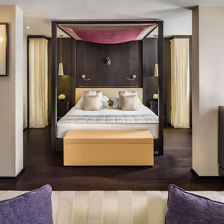 60 Hyde Park Gate 5*