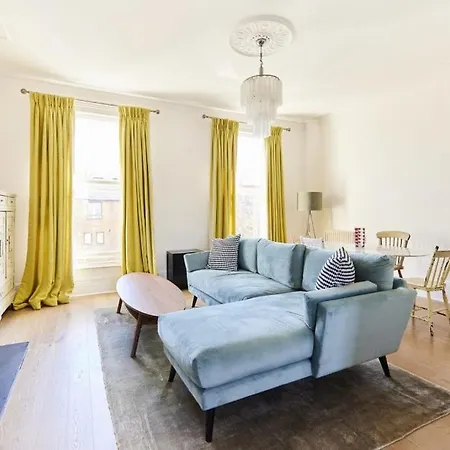 Apartment The Walterton Sanctuary - Bright 3 Bed Flat *