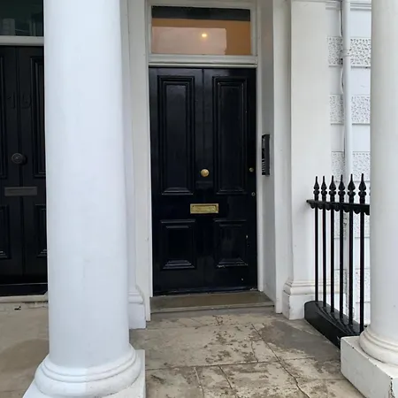 Prime Notting Hill, Luxurious 2 Beds, Roof Terrace London