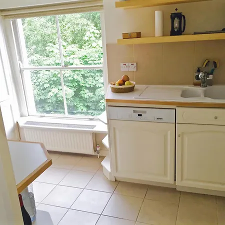 Prime Notting Hill, Luxurious 2 Beds, Roof Terrace * London